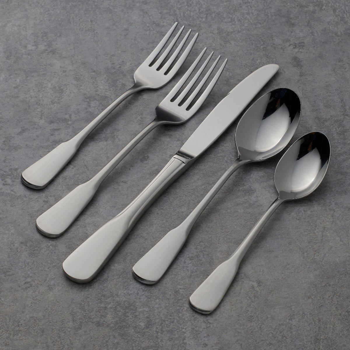 Colonial Boston 20 Piece Everyday Flatware Set