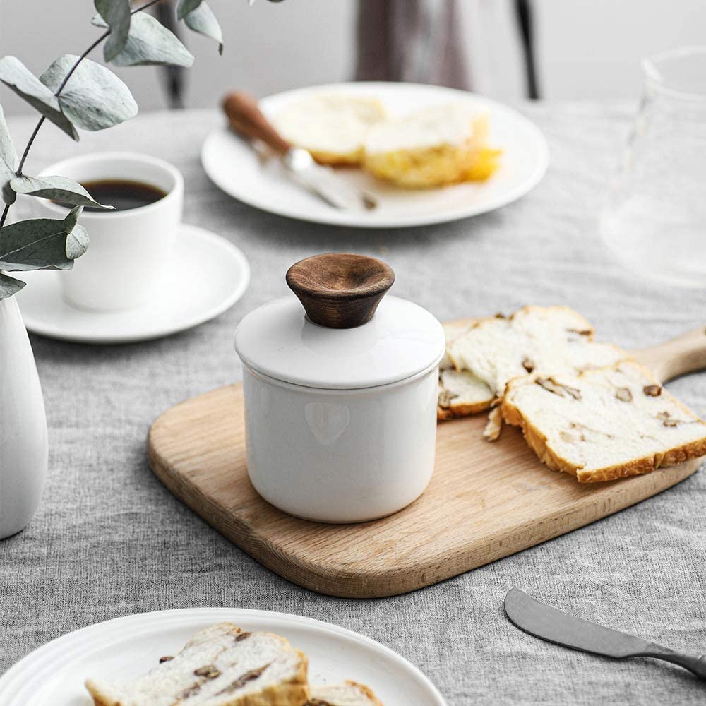 DOWAN Porcelain Butter Keeper Crock， French Butter Crock with Wood Knob Lid， Butter Dish for Soft Butter， White