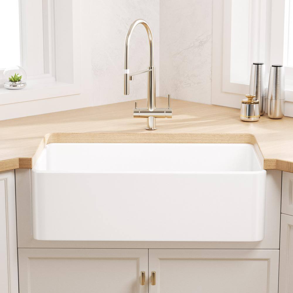 Eridanus Denbigh Crisp White Fireclay 33 in. Single Bowl Farmhouse Apron Kitchen Sink with Bottom Grid and Basket Strainer ERI-FS-105