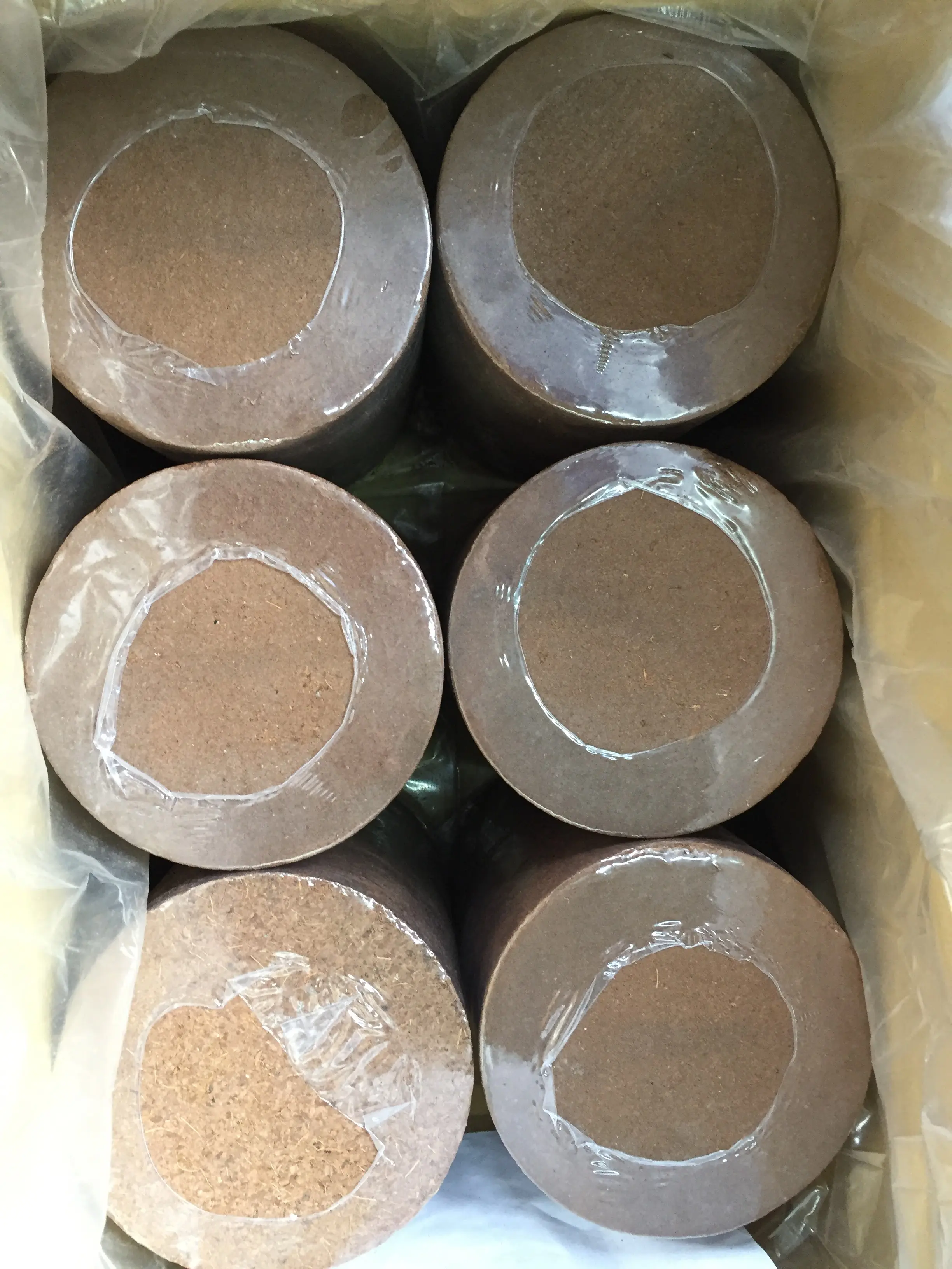 Wholesale price Peat Moss Coconut Coir Pellets Seedling Soil Block 5kg Coco Peat From Viet Nam Garden Plants