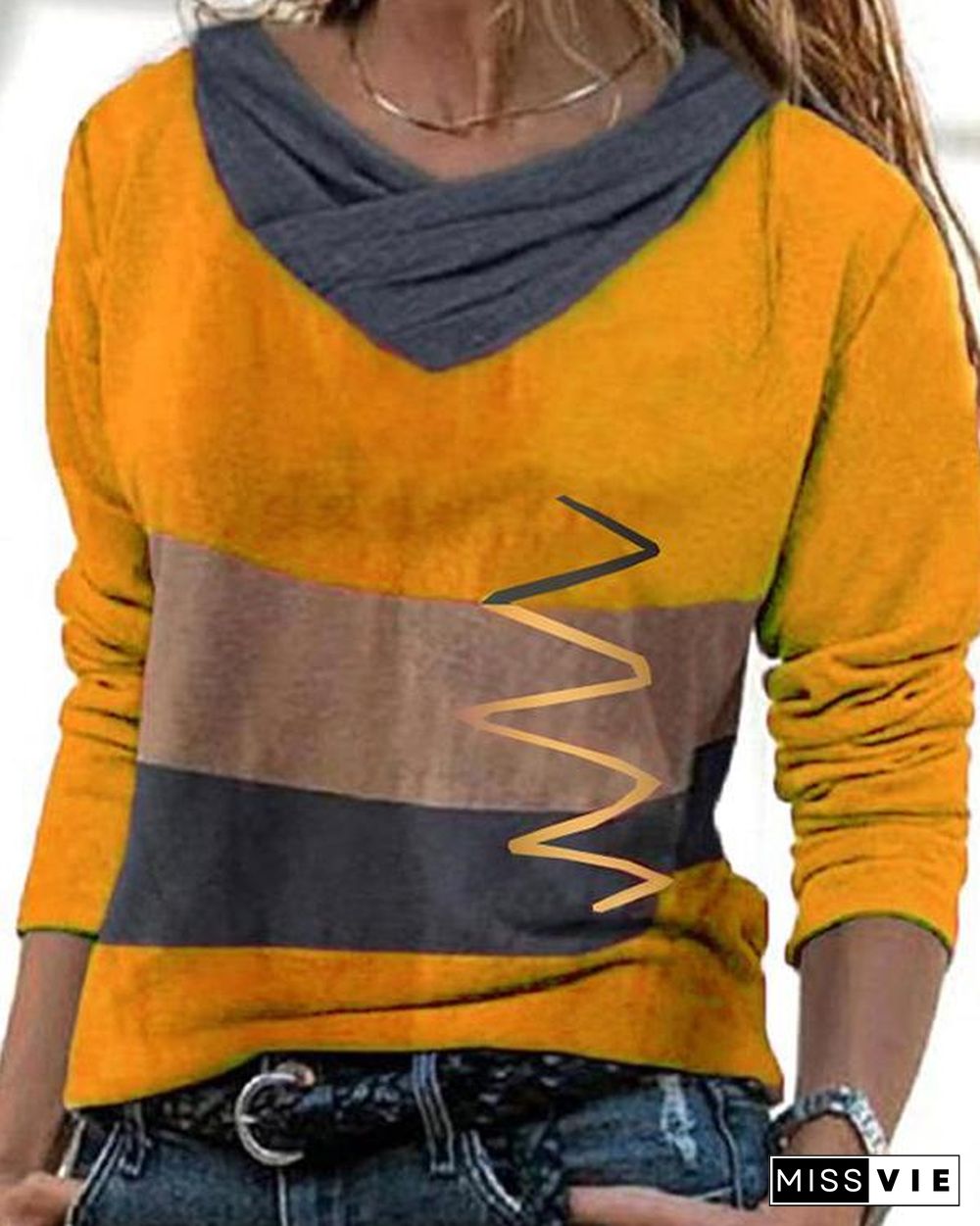 V-neck Long Sleeve Printed T-shirt