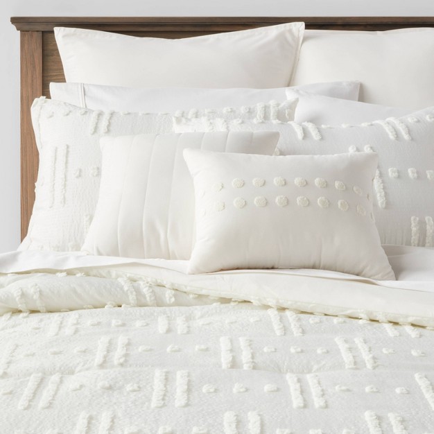 8pc Tufted Broken Stripe Comforter Bedding Set White