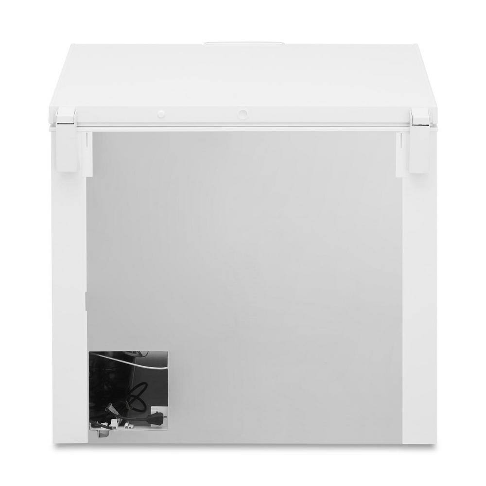 Amana 9 cu. ft. Chest Freezer in White AQC0902LW