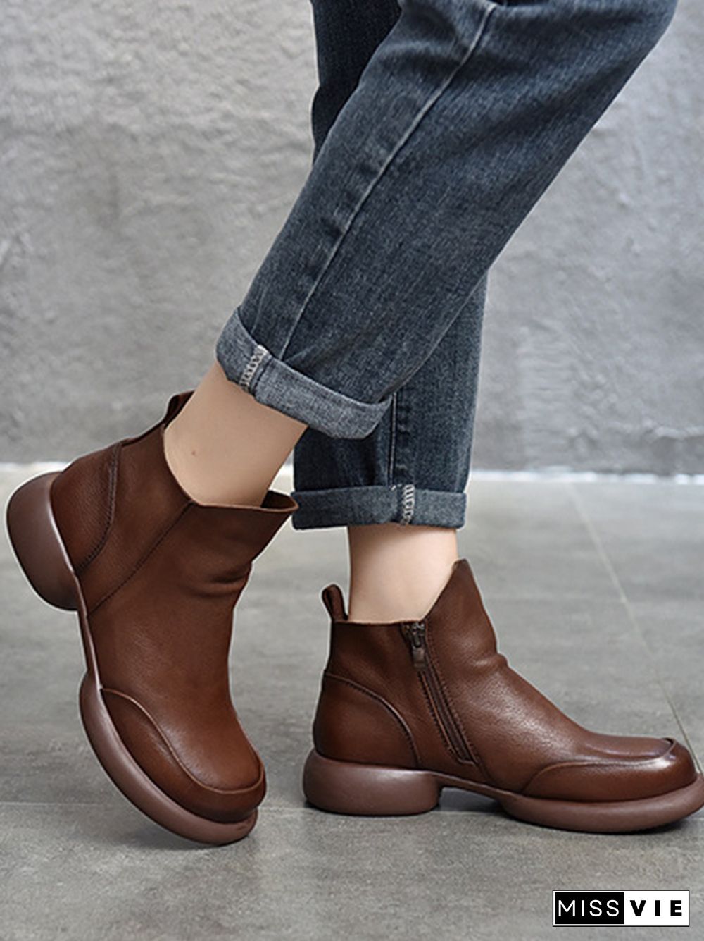 Round-Toe Solid Color Zipper Boots