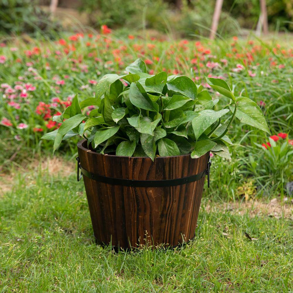 Gardenised Rustic Wooden Whiskey Barrel Planter with Durable Medal Handles and Drainage Hole - Small QI003236.S