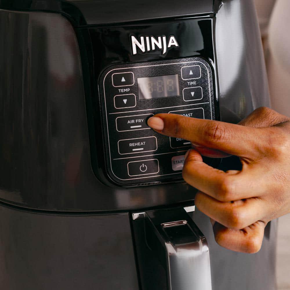 NINJA 4 qt Electric Black Air Fryer with Recipe Book