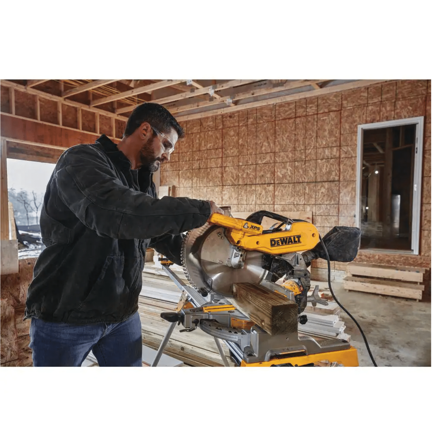 Dewalt 15 Amp Corded 12 in. Double-Bevel Compound Miter Saw with Cutline LED (DWS716XPS)