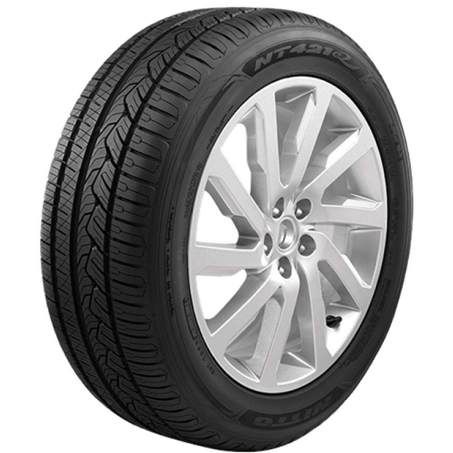 Nitto NT421Q 255/60R19 113 H Tire