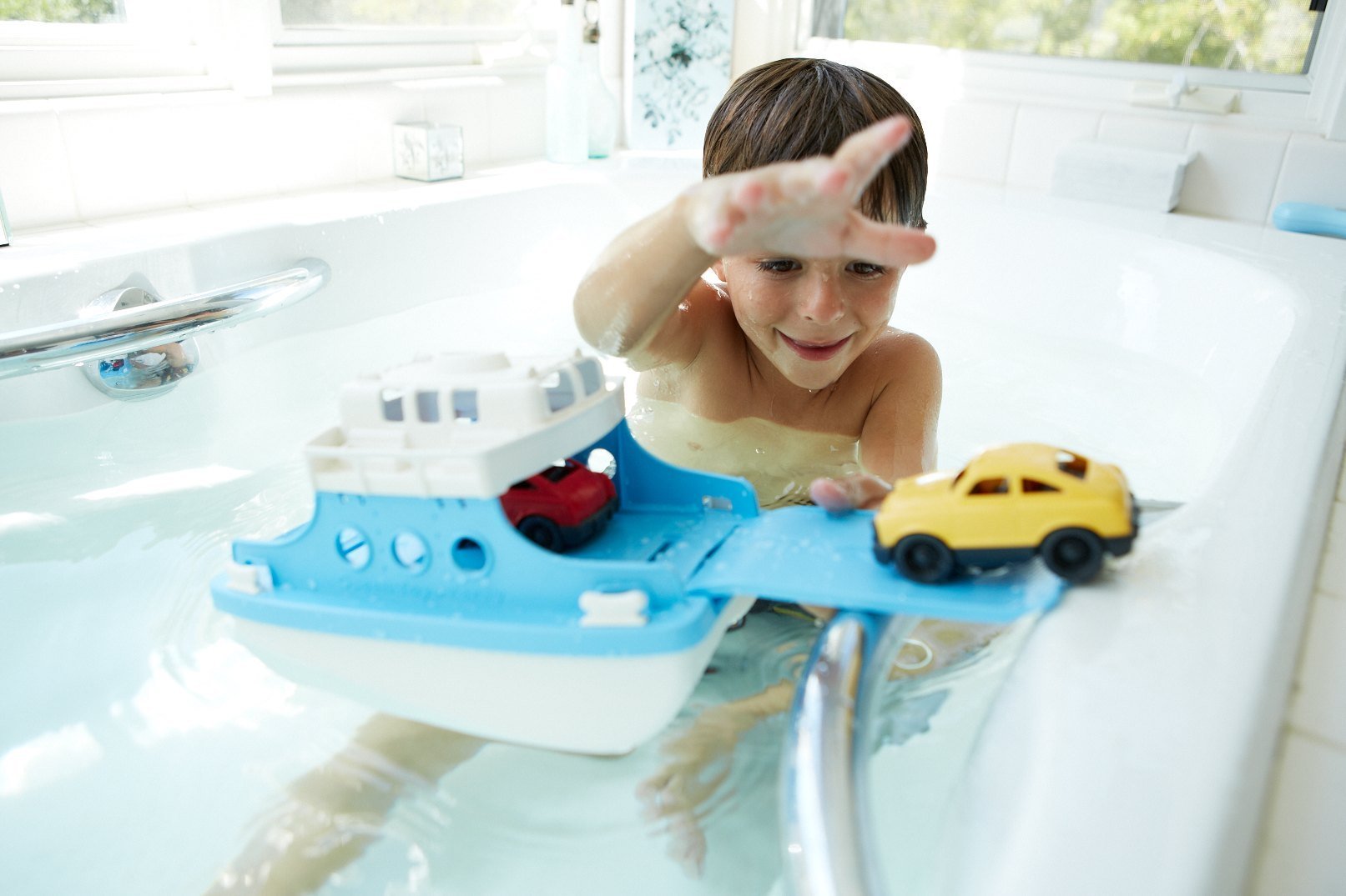 Green Toys Ferry Boat with Mini Cars Bathtub Toy， Blue/White Standard