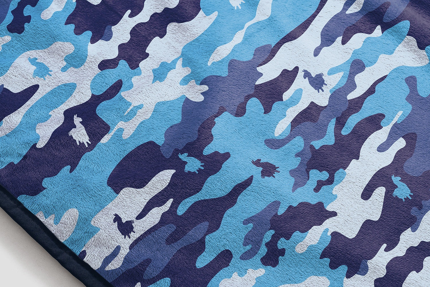 Fortnite Llama Camo Kids Blanket， 62 x 90， Microfiber， Blue， Epic Games， Gaming Bedding