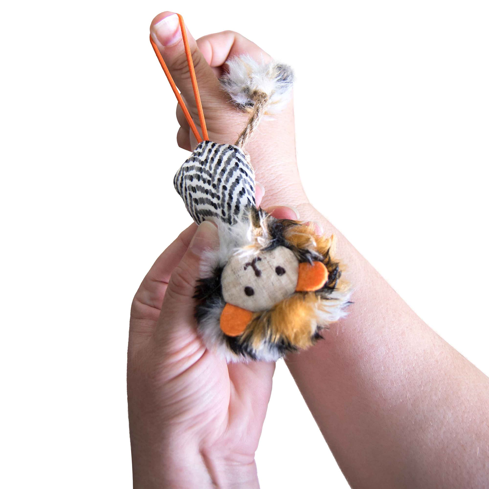 PETLINKS Instincts Prideful Player Cat Toy， Small