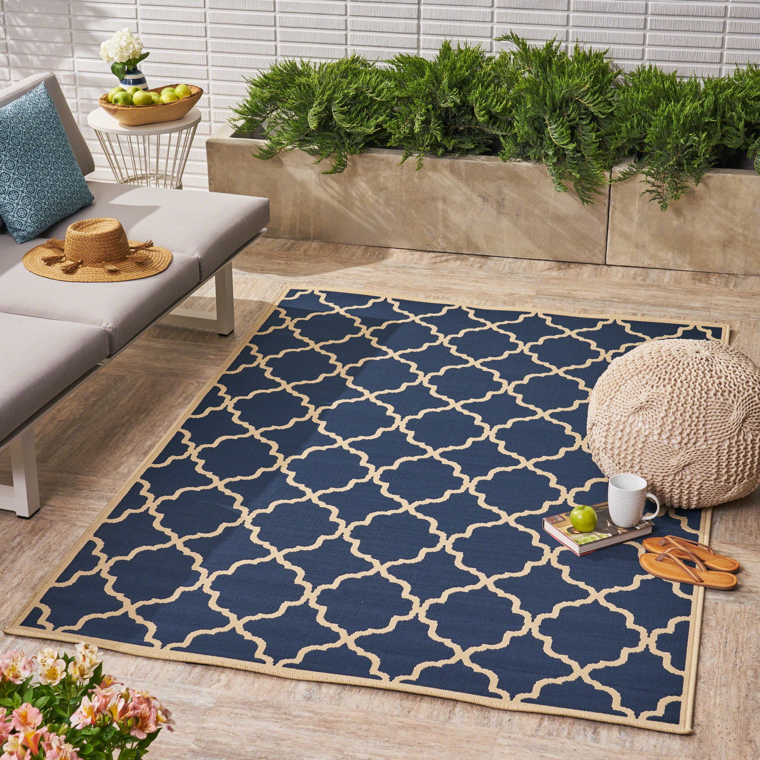 Hazel Outdoor Modern Navy Blue Area Rug with Ivory Quatrefoil Pattern