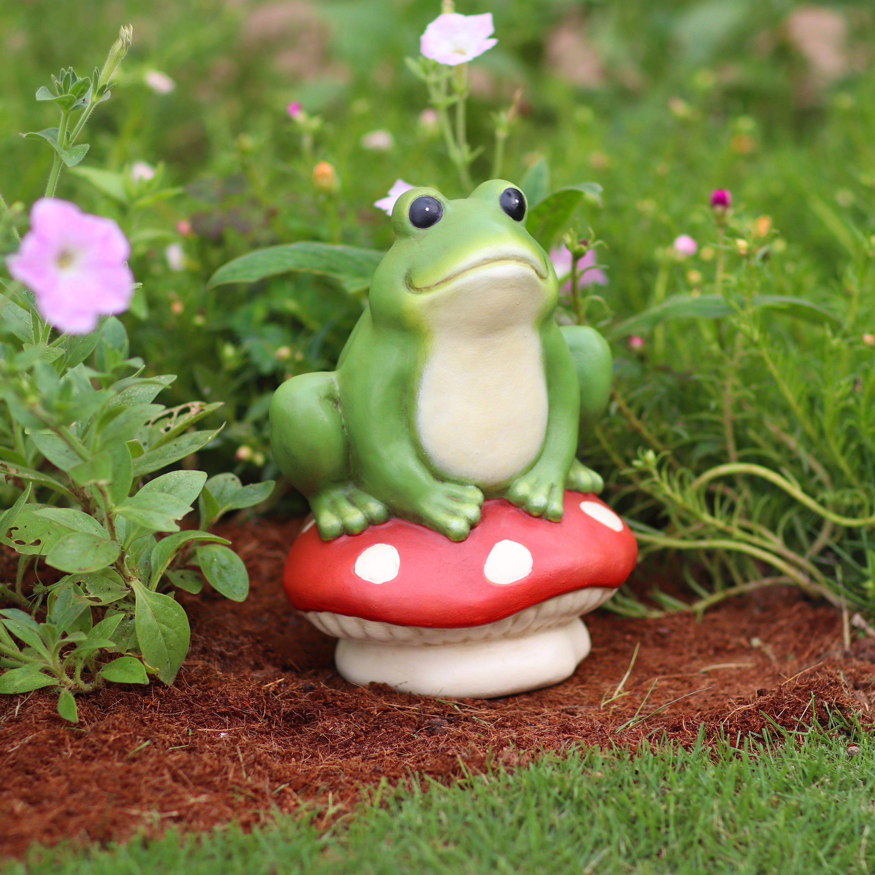 Mainstays Outdoor Frog on Red Mushroom Garden Statue, 6 in L x 4.75 in W x 8.5 in H