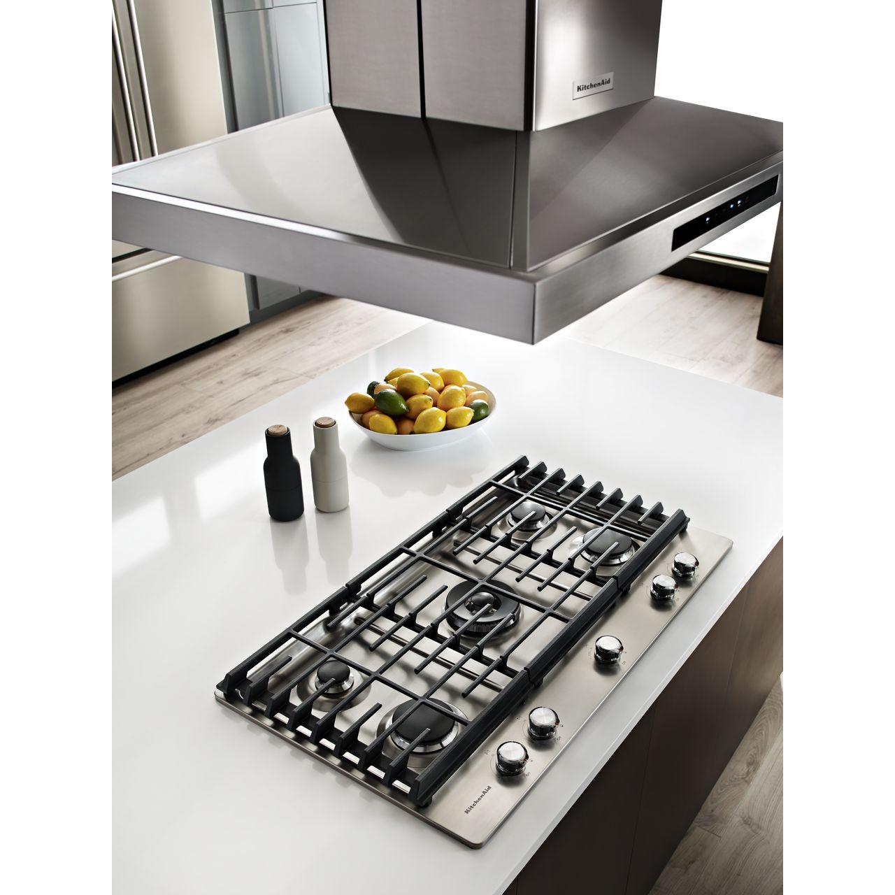 KitchenAid 30-inch Built-In Gas Cooktop with Even-Heat�Burner KCGS550ESS