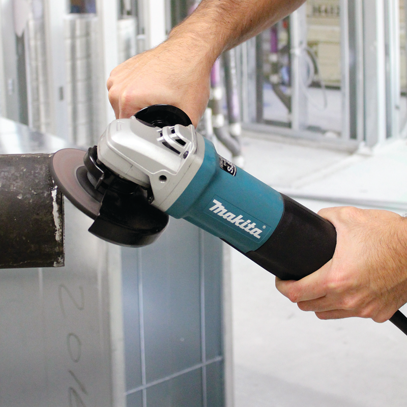 Makita 9565PCV Angle Grinder