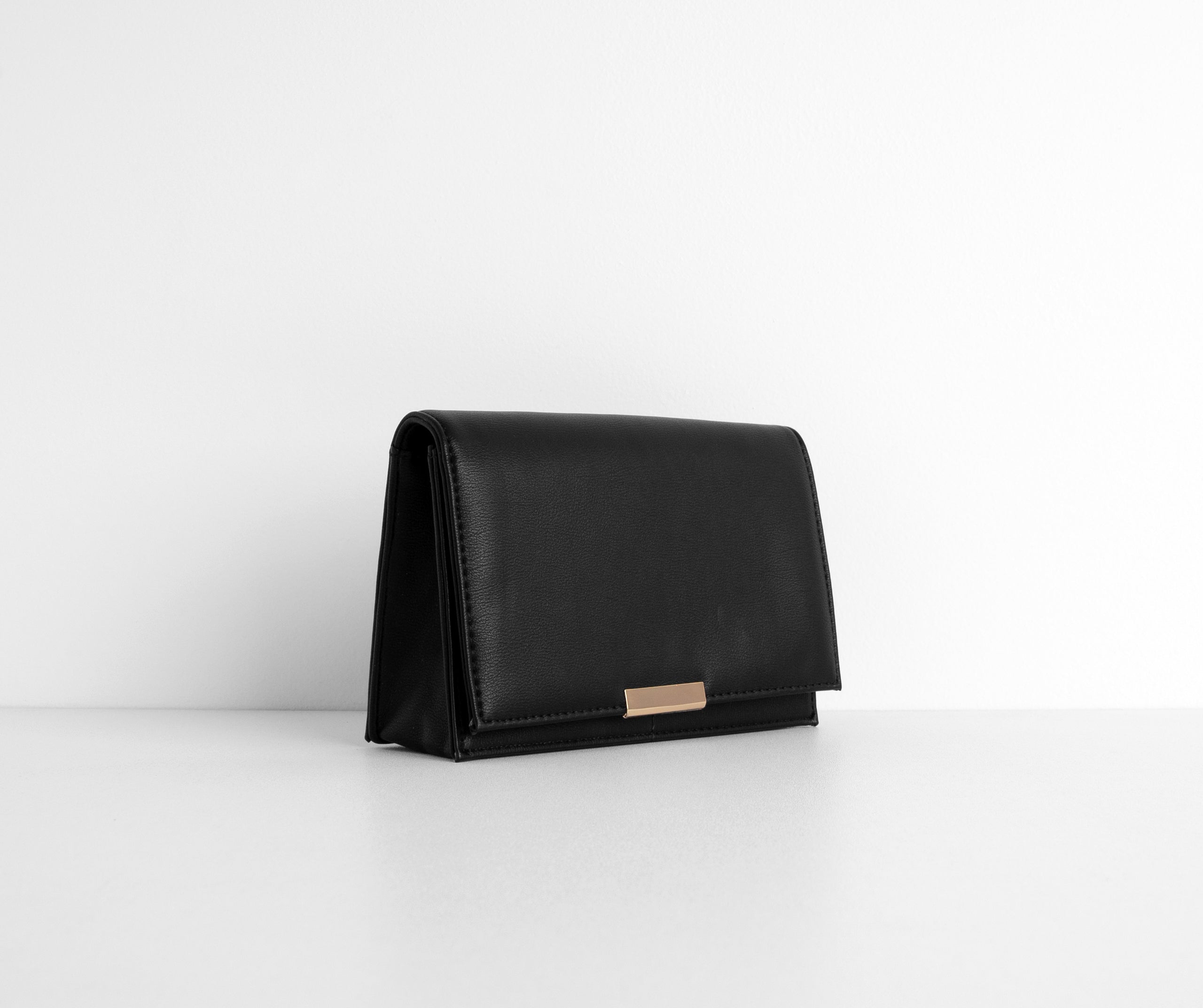 Simply Chic Wallet Crossbody