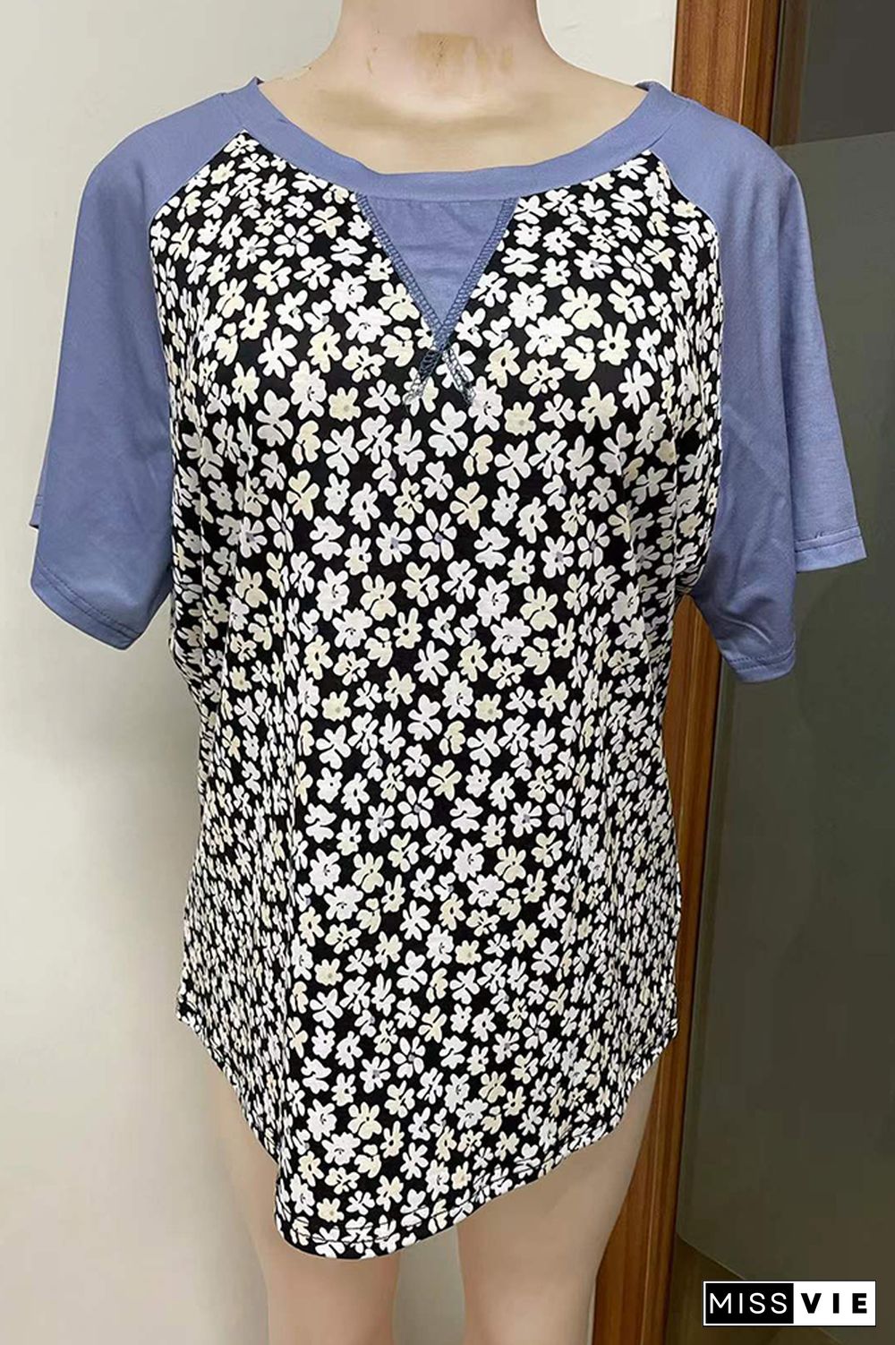 Short Sleeve Contrast Daisy T-Shirt Wholesale