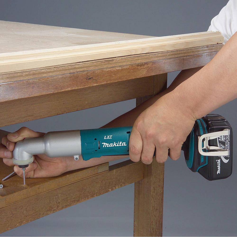 Makita 18V LXT Lithium-Ion 14 in. Cordless Angle Impact Driver Kit with (2) Batteries 3.0Ah Charger and Tool Bag XLT01