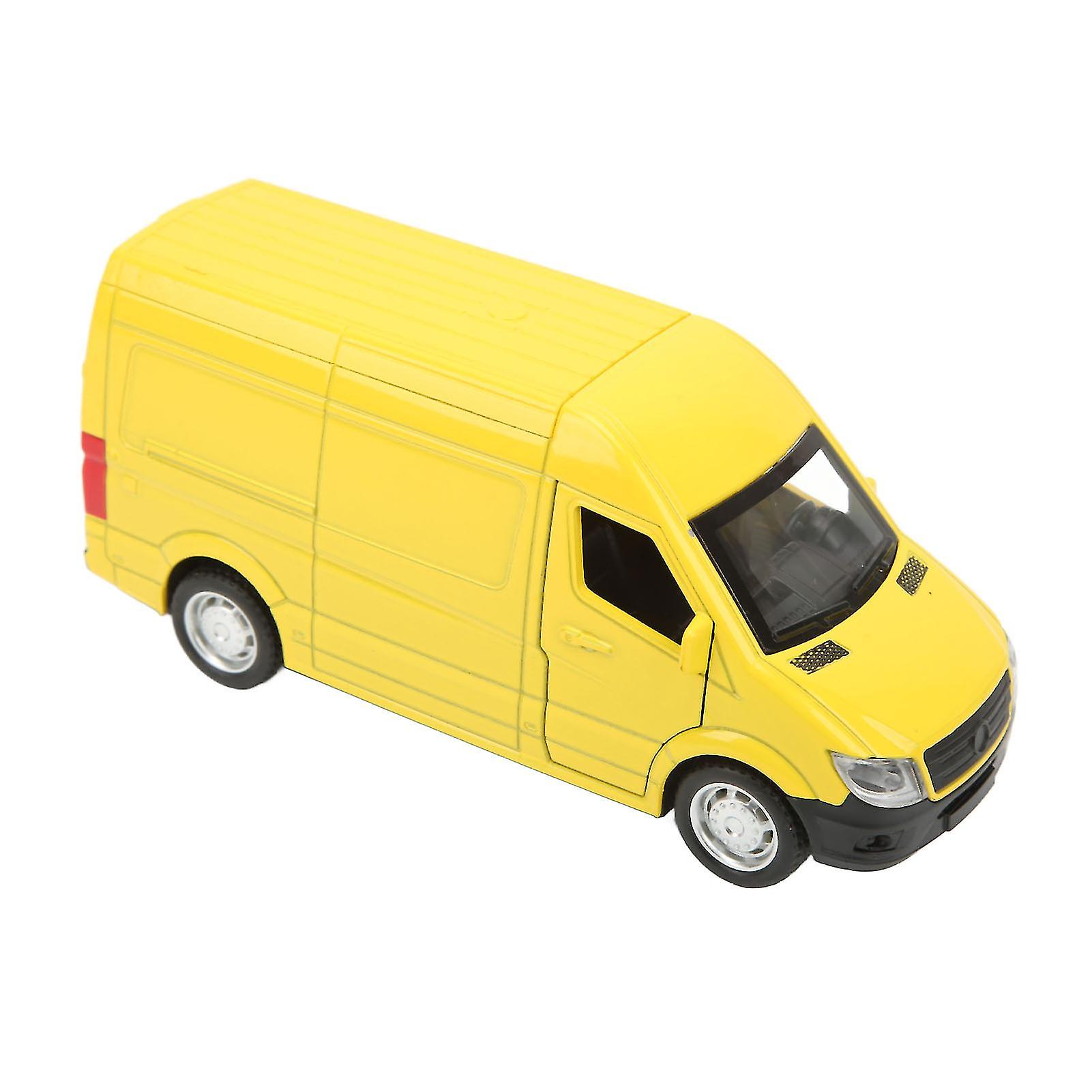 1:32 Diecast Car Toy Model Door Opened Pull Back Light Sound Alloy Casting Display Vehicle Model Yellow