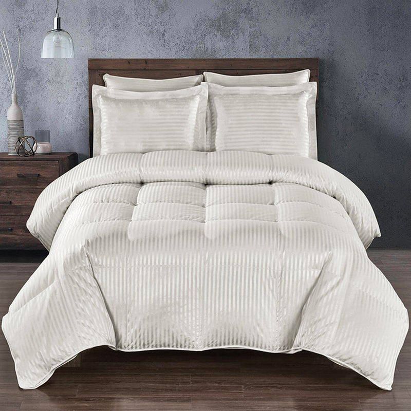 Luxurious Silk 900 Goose Down Comforter