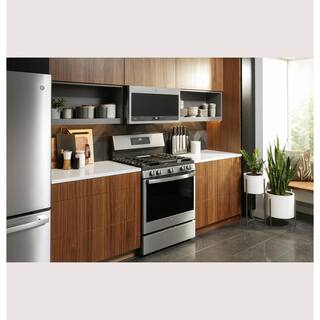 GE Profile 30 in. 5.6 cu ft. Smart Freestanding Gas Range in Fingerprint Resistant Stainless with Convection and Air Fry PGB935YPFS