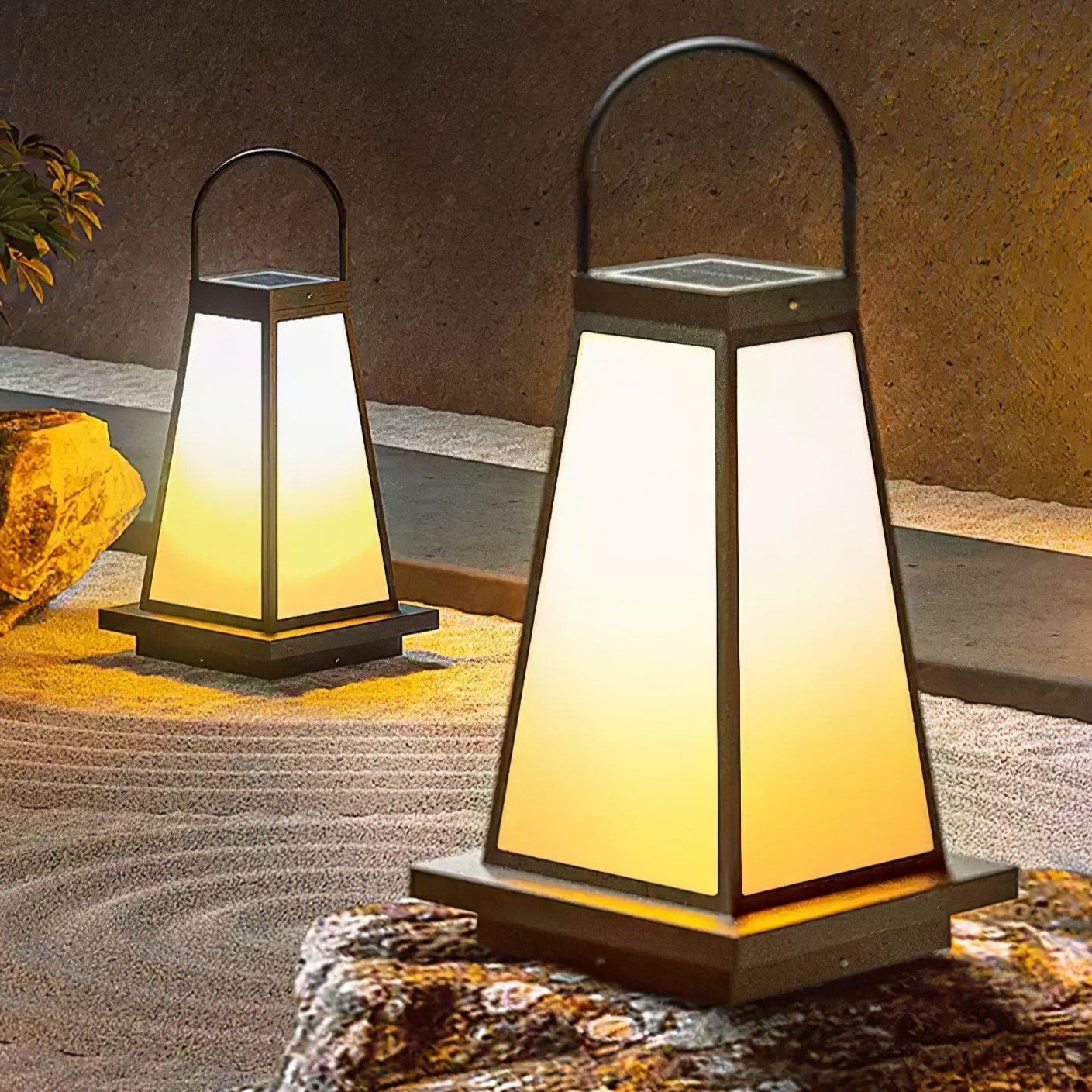 Roam Lantern Solar Outdoor Lamp