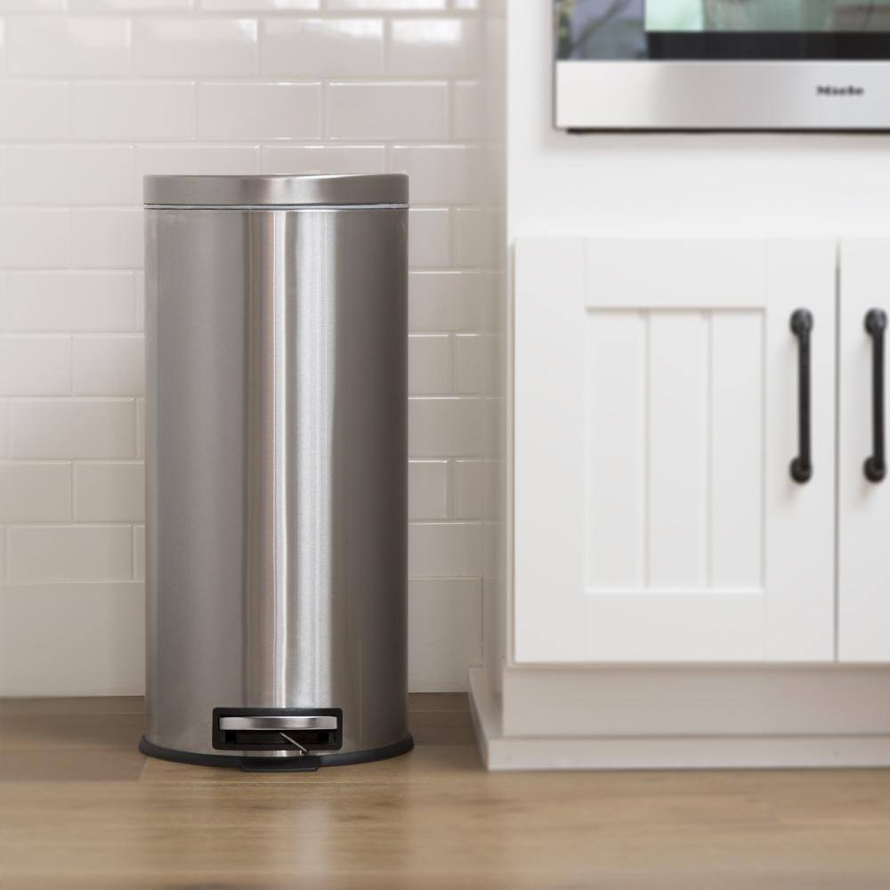 StyleWell 8 Gal. Stainless Steel Round Step-On Trash Can STY-SOT-30-1