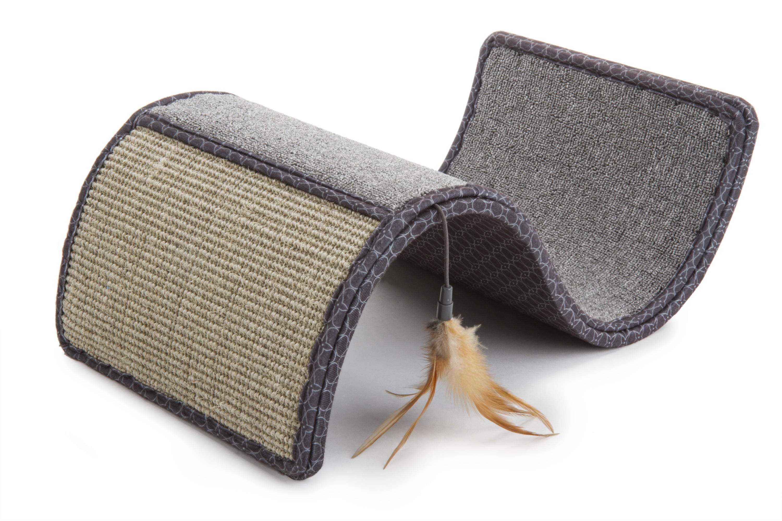 SmartyKat Scratch Scroll with Feather Toy， Multi-Surface Sisal and Carpet Cat Scratcher， Interactive Scratching Outlet and Lounger