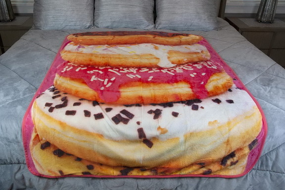 Just Funky JFL SMND BL 30064 C Donuts Fleece Throw...