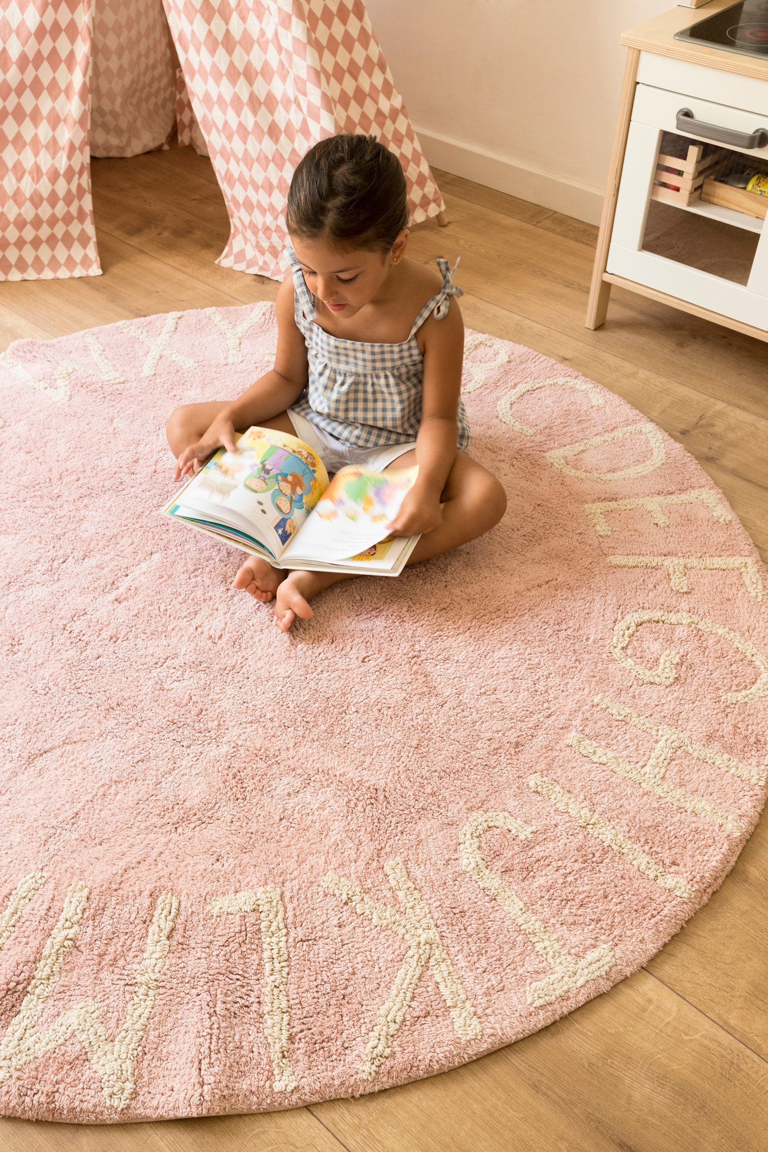 Abc Vintage Nude Round Rug