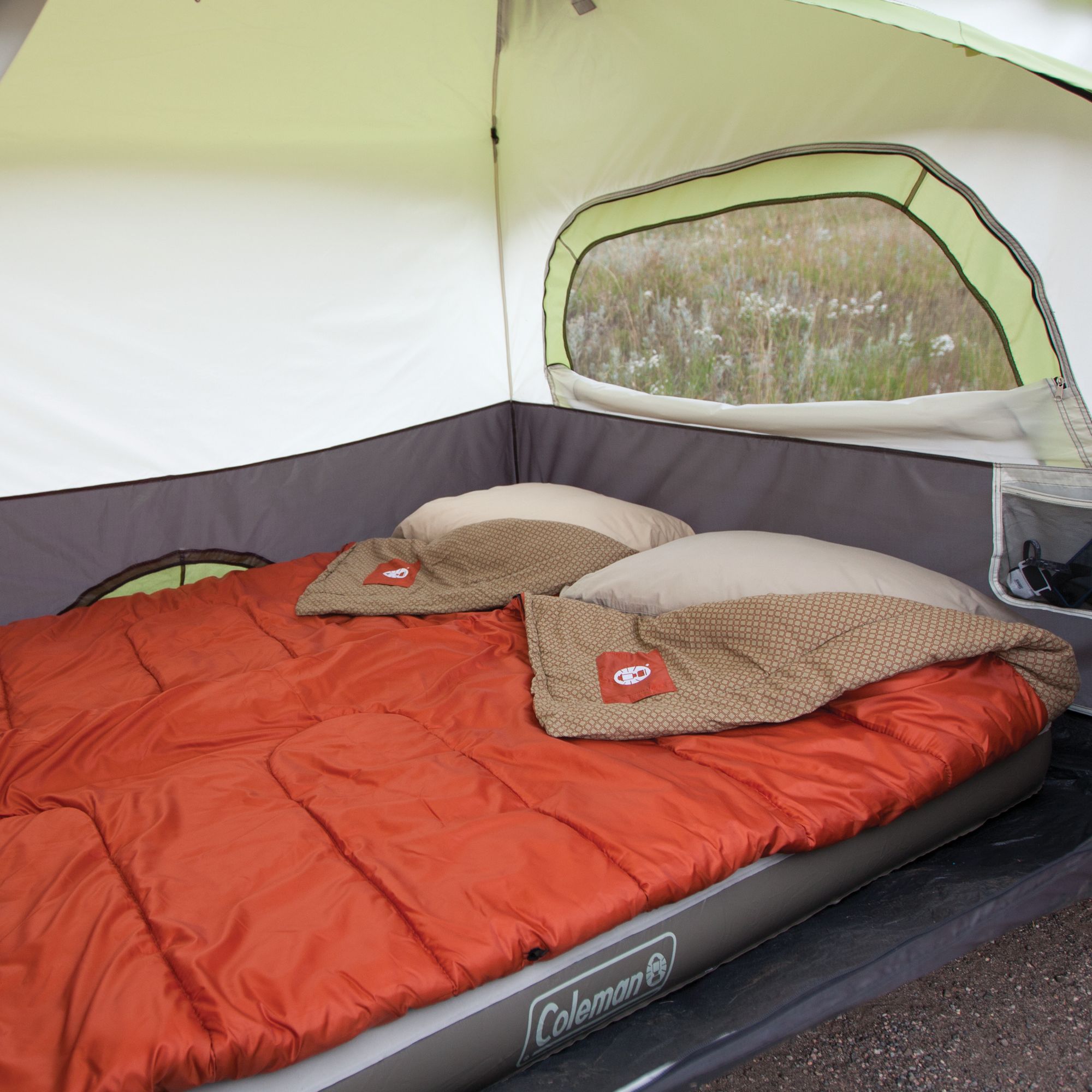 Coleman Signature Instant Cabin