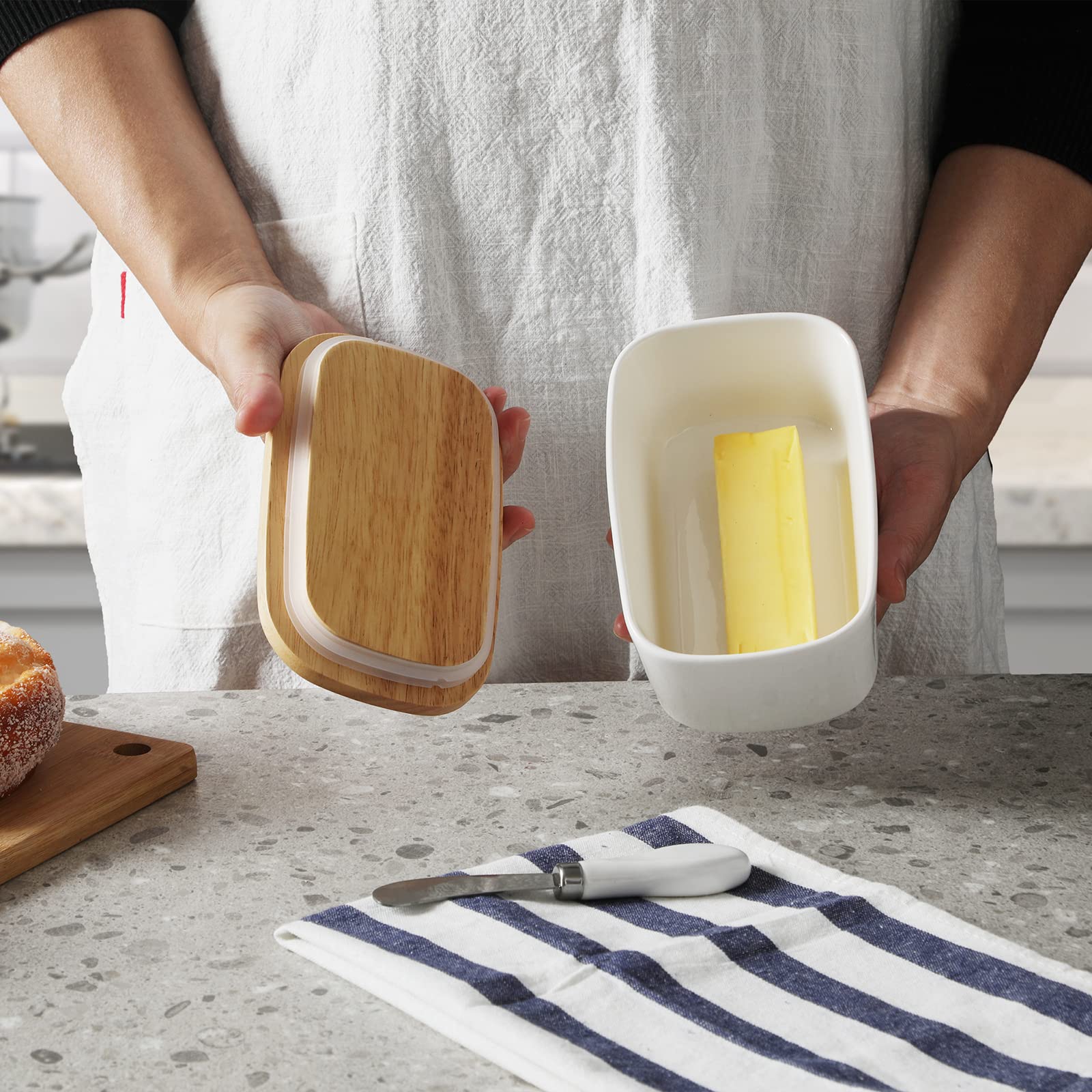 Butter Dish - Large Ceramics Butter Holder with Silicone Sealing， Natural Wooden Lid and Stainless Steel Knife， Perfect for 2 Stick of Butter， White