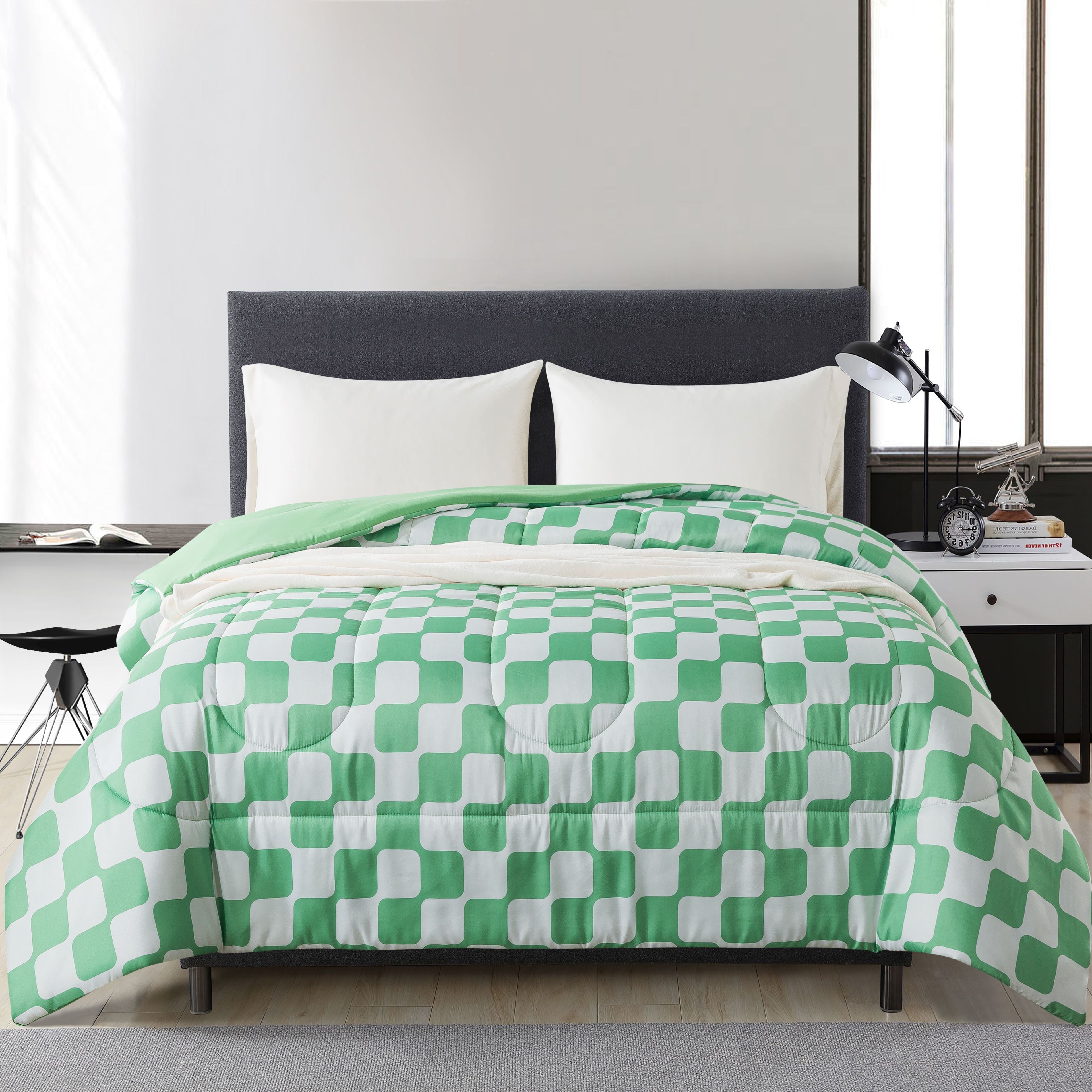 Mainstays Green Checkered 4 Piece Bed in a Bag Comforter Set with Sheets and Plush Throw， Twin XL