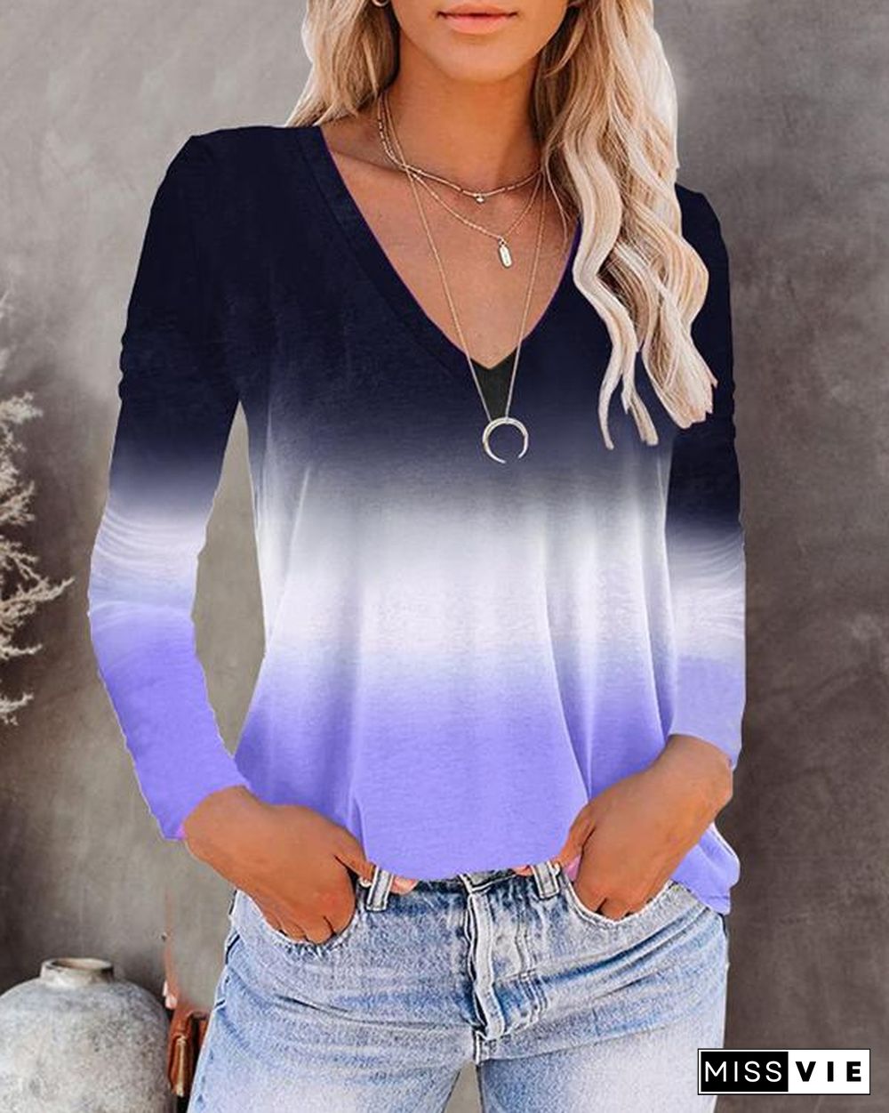 V-neck Long-sleeved Gradient T-shirt