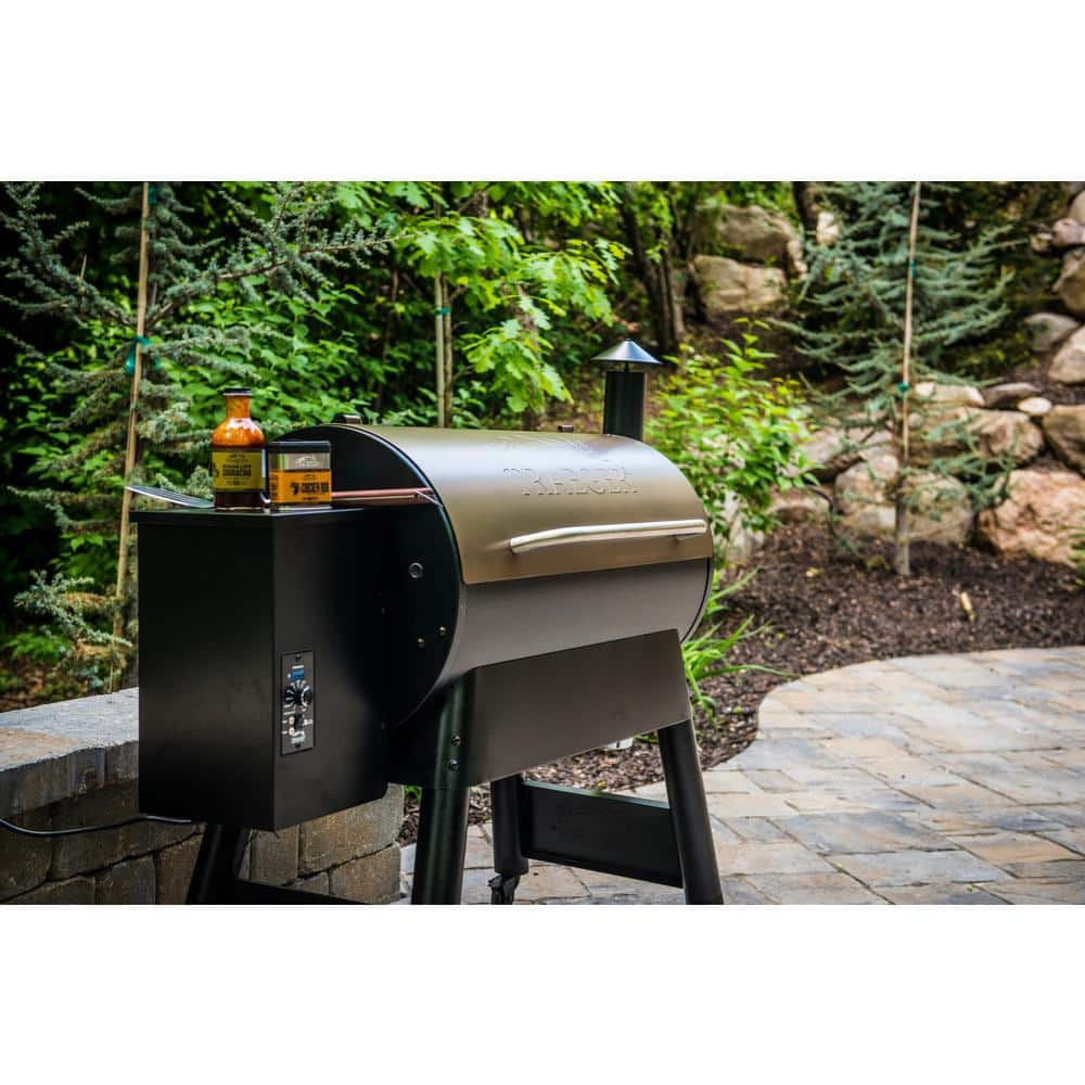 Traeger Pro Series 34 Pellet Grill in Bronze TFB88PZB