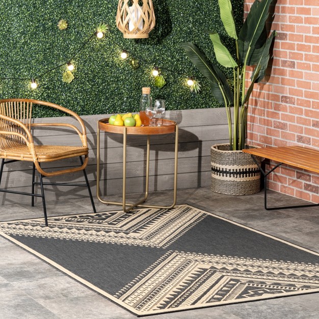 Nuloom Landry Aztec Indoor And Outdoor Area Rug