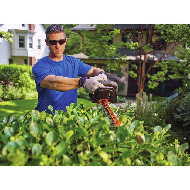 Black amp Decker Lht321 20v Max Powercommand Lithium ion 22 In Cordless Hedge Trimmer Kit 1 5 Ah