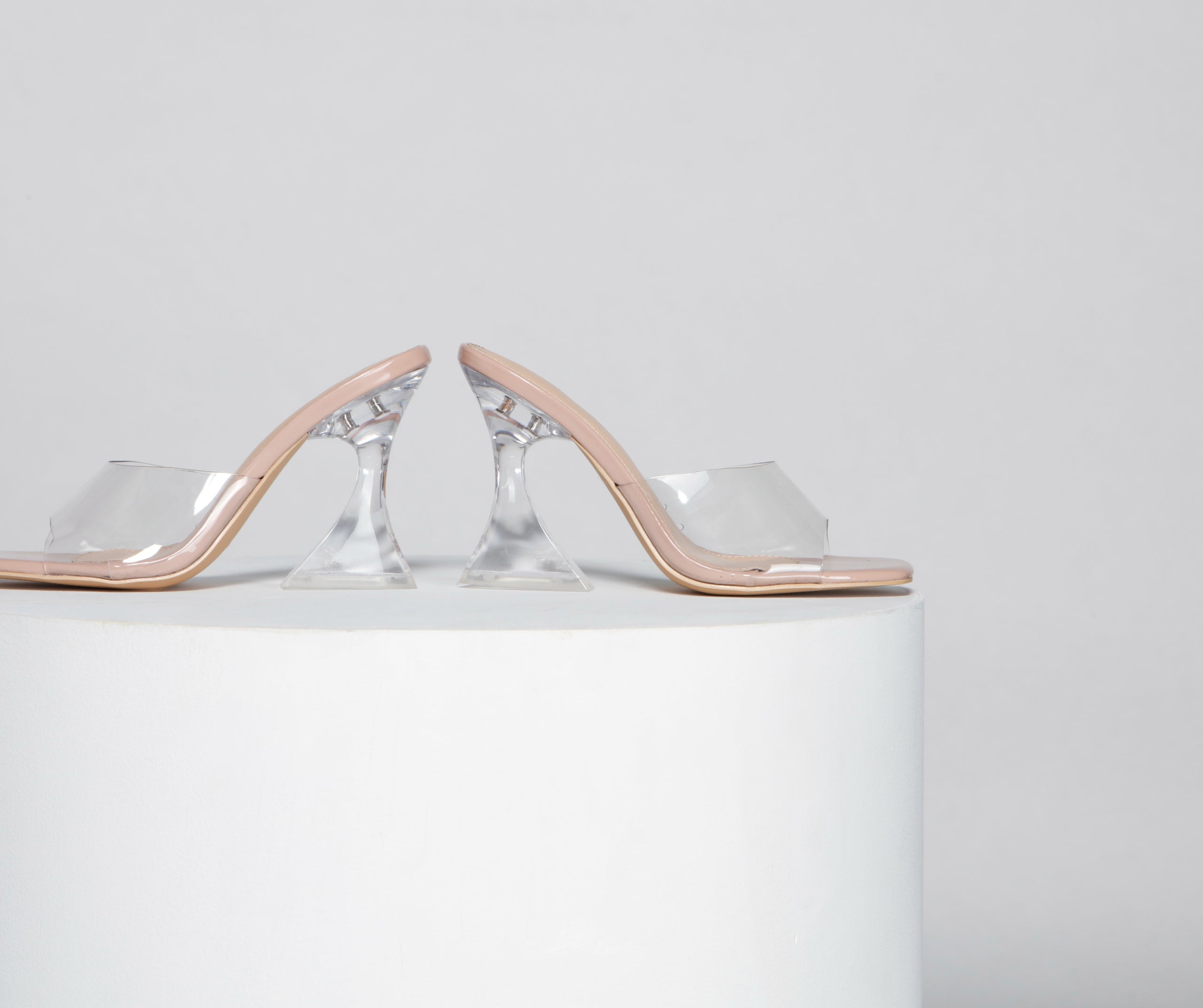 Trendsetting Diva Clear Mules