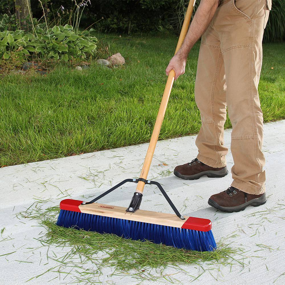 HARPER 24 in. Outdoor WetDry Push Broom 7924P1