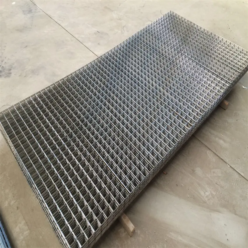 Factory direct supply 25x25mmx2.5mm iron wire mesh galvanized welded wire fence panels