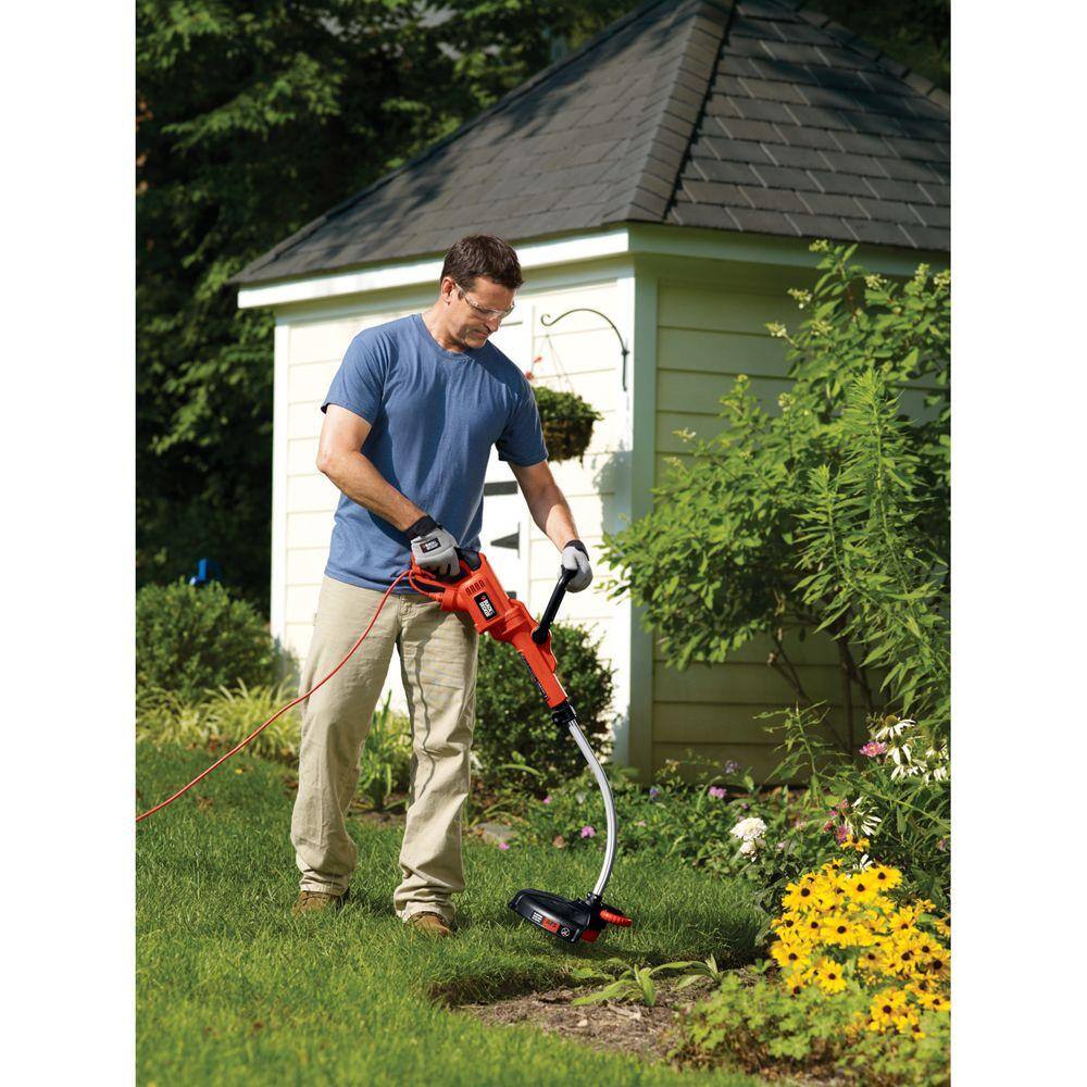 BLACK+DECKER 14 in. 7.5 AMP Corded Electric Curved Shaft 0.080 in. Single Line 2-in-1 String Trimmer  Lawn Edger with Automatic Feed GH3000