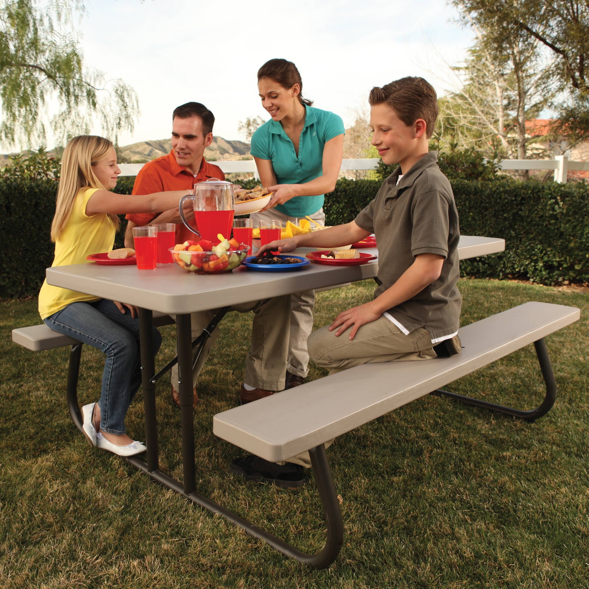 Lifetime 6 Foot Folding Picnic Table， Putty， 22119