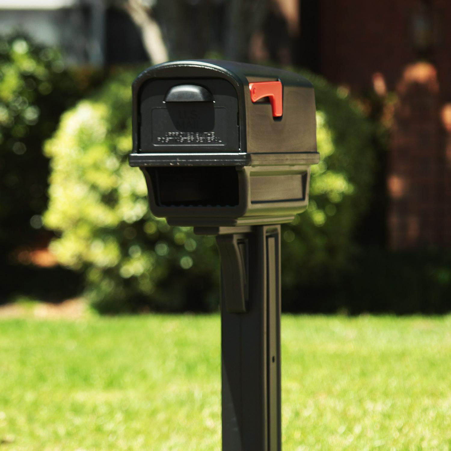 Gibraltar Mailboxes Gentry All-in-One， Large， Plastic， Mailbox and Post Combo， Black， GGC1B0000