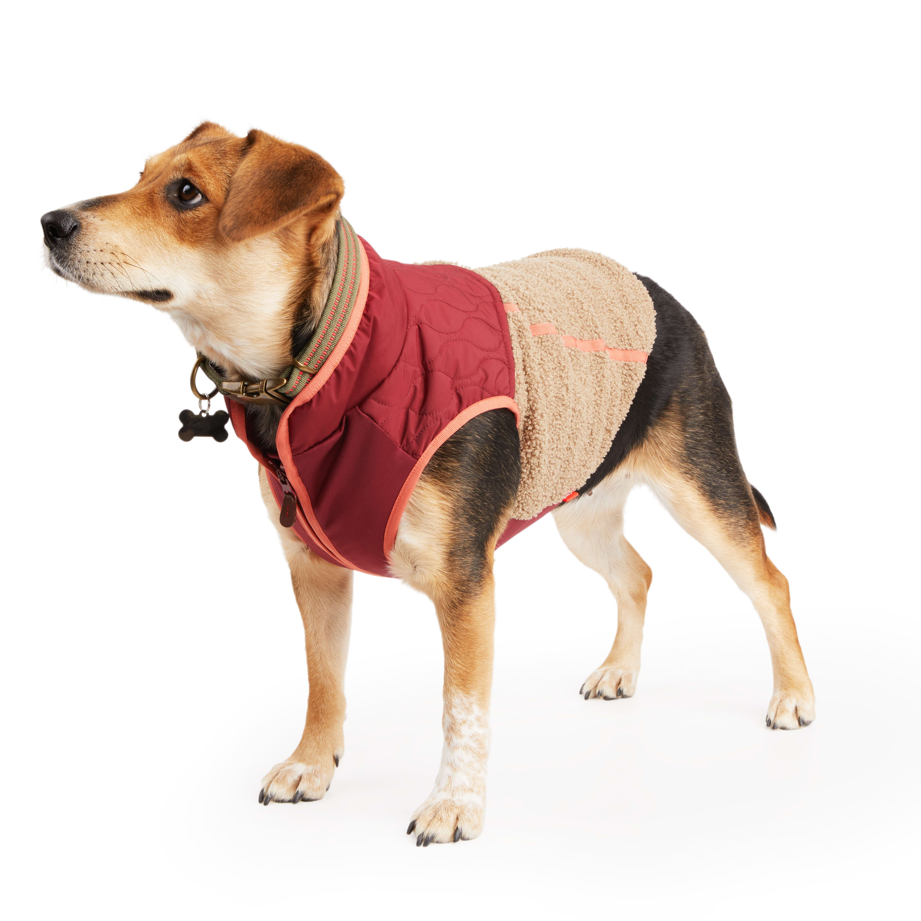 Reddy Burgundy/Tan Colorblock Fleece Dog Jacket， X-Small