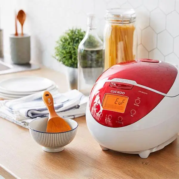 Cuckoo 6-Cup Red and White Micom Rice Cooker CR-0655F