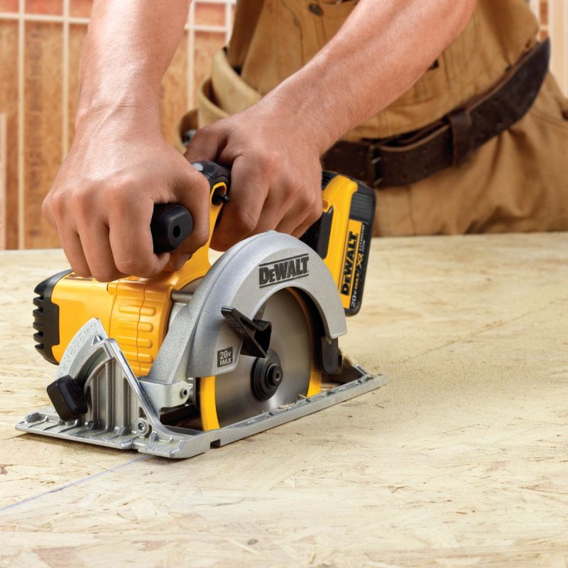 🎉Limited Time Offer🎉DW 20V MAX Lithium-Ion Cordless Circular Saw Kit