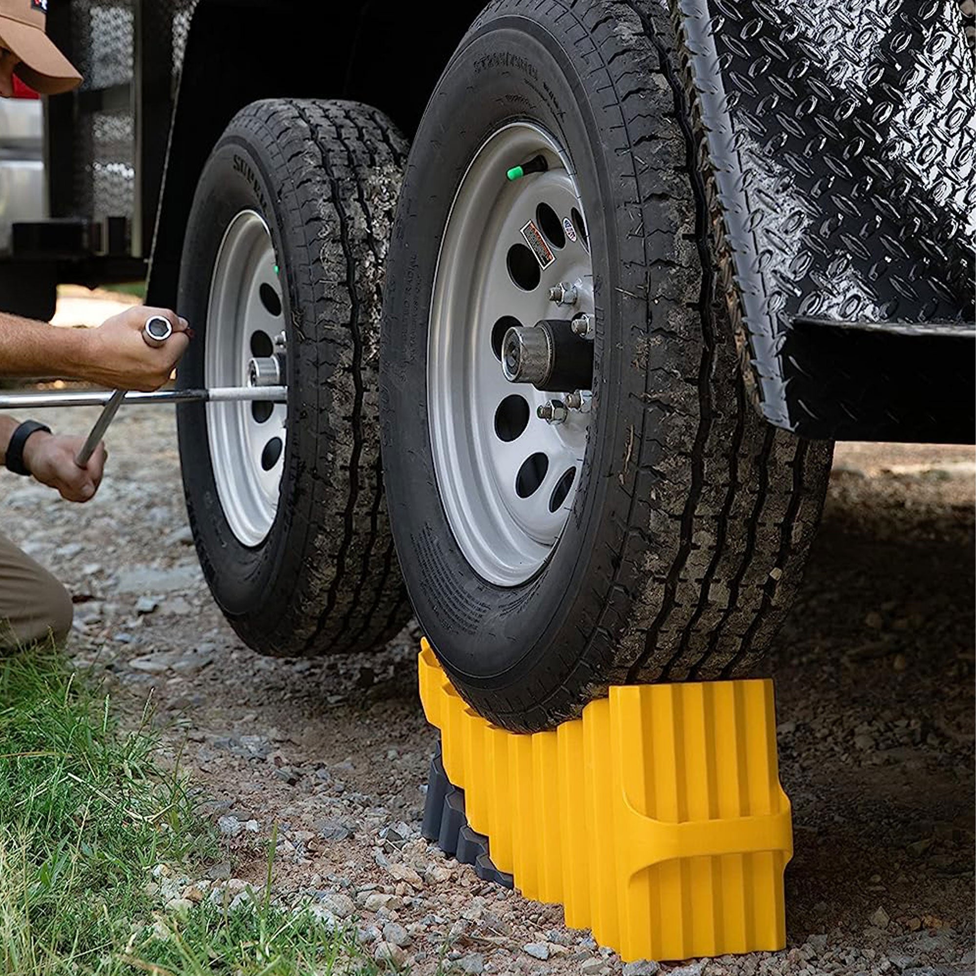 Camco Curved Trailer Aid with Chock & Pad, 6.5 Lift for Tandem Trailer, Yellow 28324924