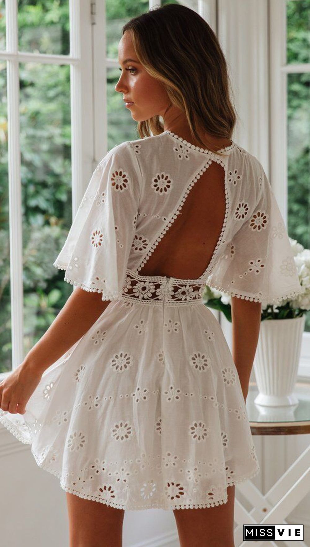 White Cotton Lace Joint Backless Dress