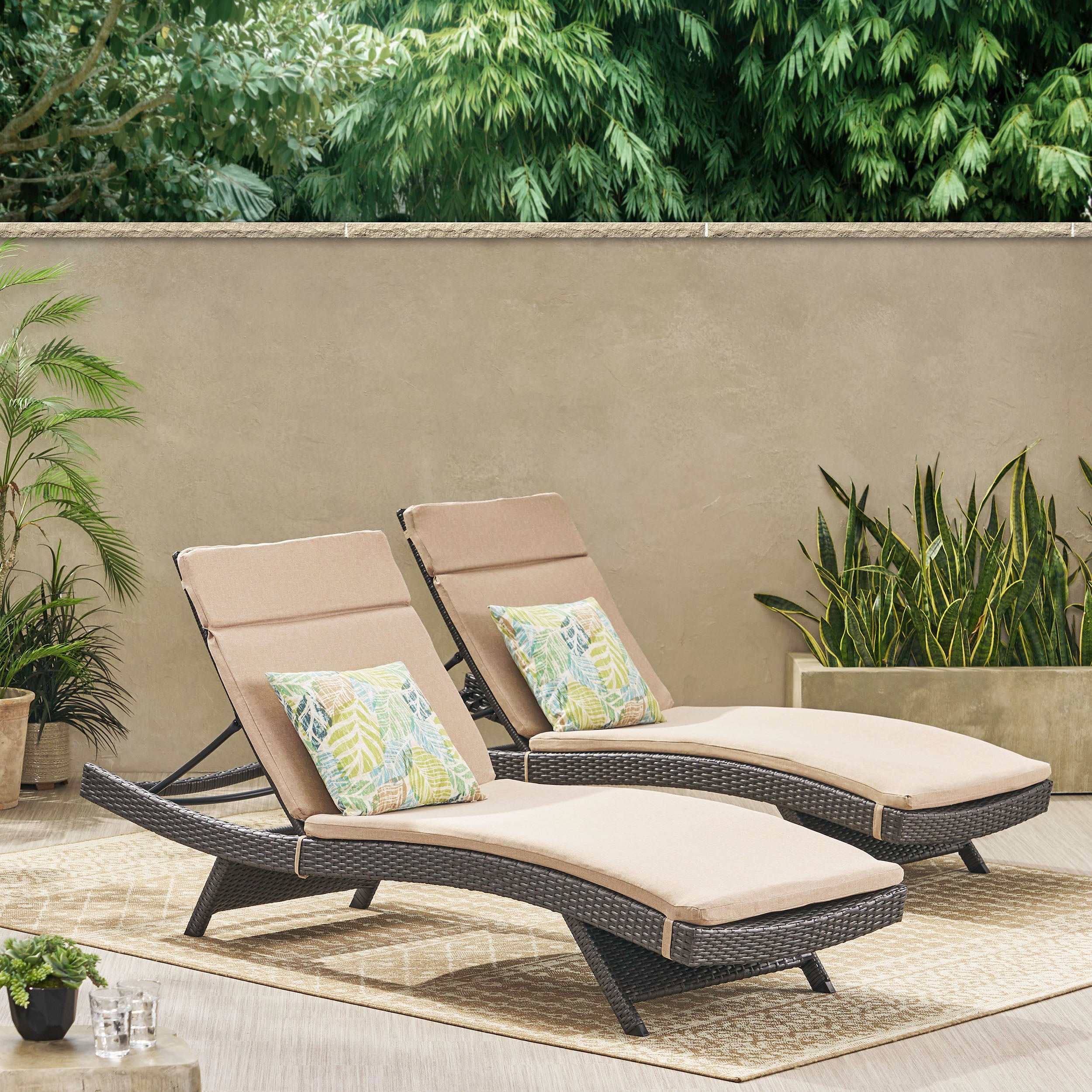 Nassau Outdoor Grey Wicker Adjustable Chaise Lounge with Cushion (Set of 2)