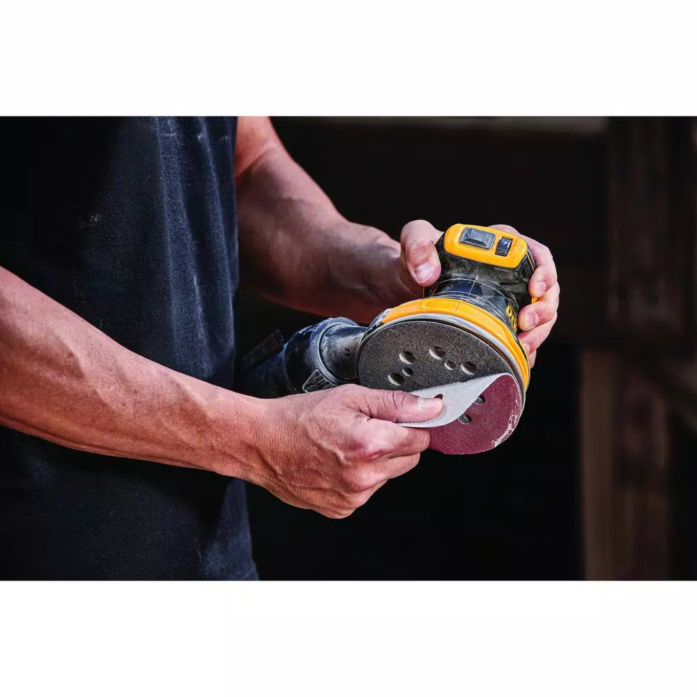 DEWALT 20-Volt MAX XR Cordless Brushless 5 in. Random Orbital Sander with (1) 20-Volt Battery 2.0Ah and Charger and#8211; XDC Depot